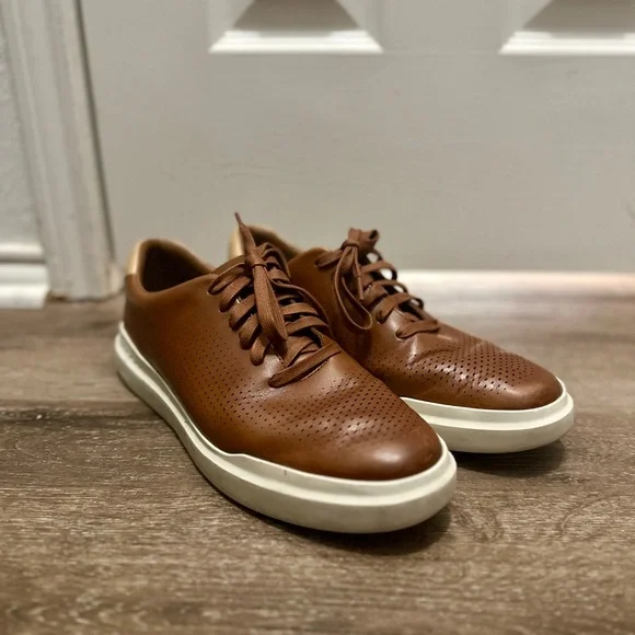 Cole Haan Size 9.5 - Picture 1 of 4